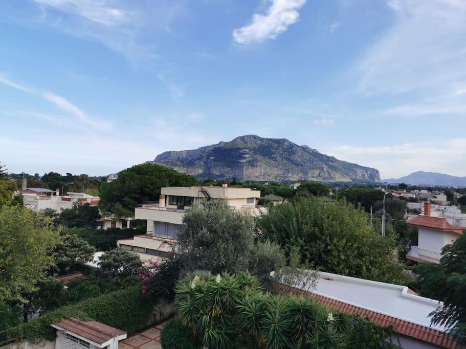Villa Iris - Mondello ปาแลร์โม ภายนอก รูปภาพ