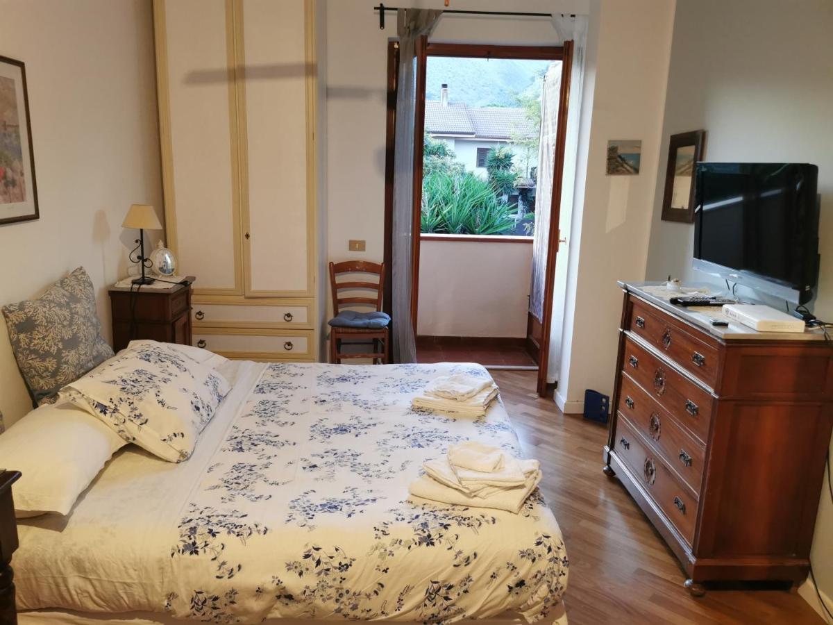 Villa Iris - Mondello ปาแลร์โม ภายนอก รูปภาพ