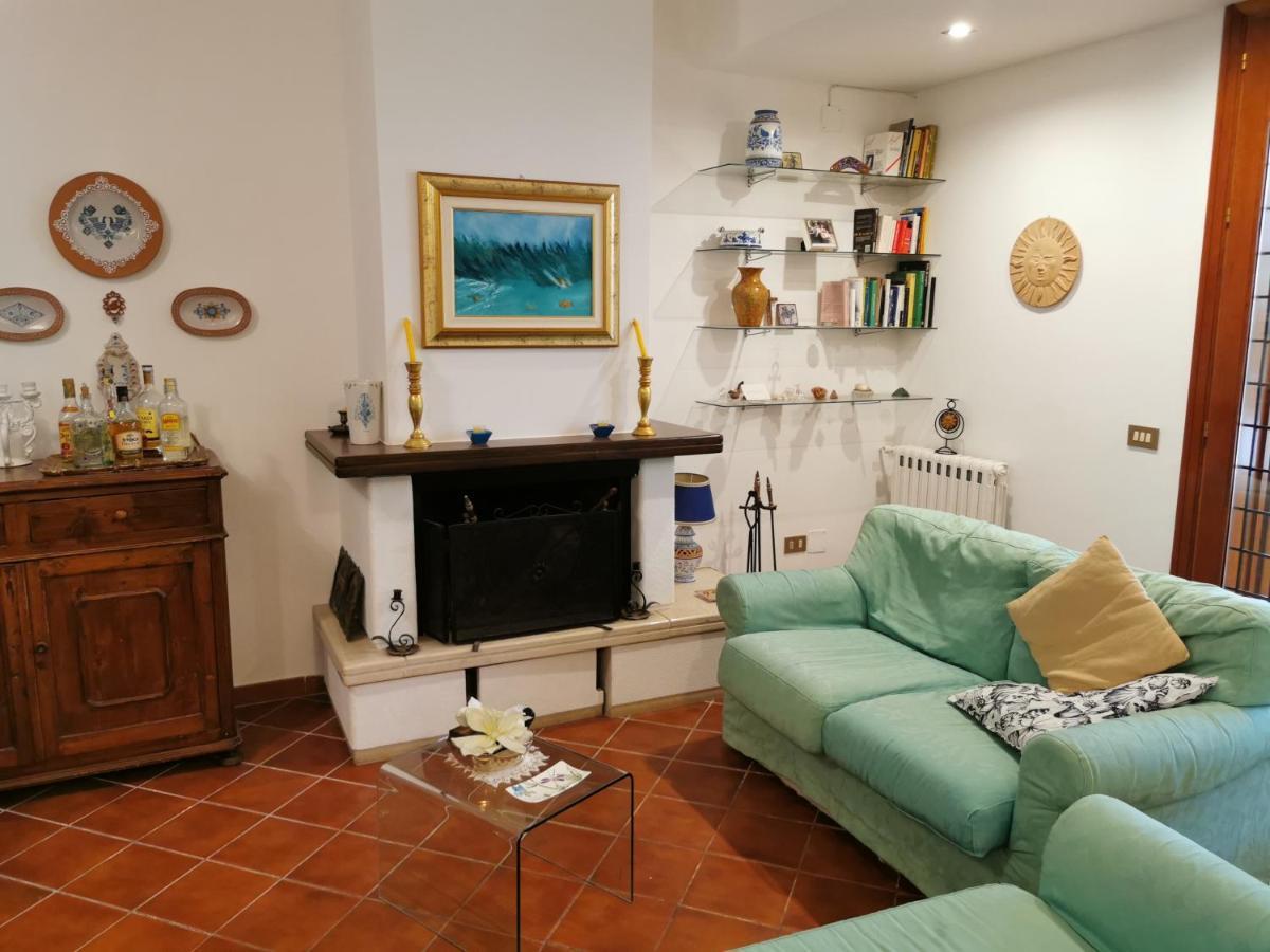 Villa Iris - Mondello ปาแลร์โม ภายนอก รูปภาพ