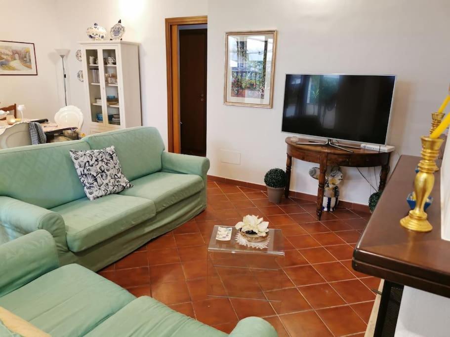 Villa Iris - Mondello ปาแลร์โม ภายนอก รูปภาพ