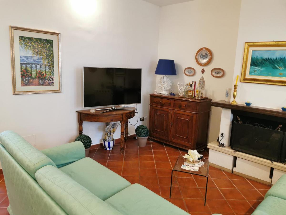 Villa Iris - Mondello ปาแลร์โม ภายนอก รูปภาพ